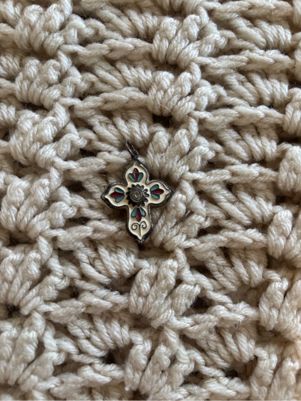 James Avery Enamel Cruz De La Flor Pendant Needs to be polished